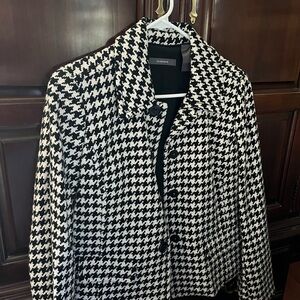 Liz Claiborne houndstooth ladies blazer.